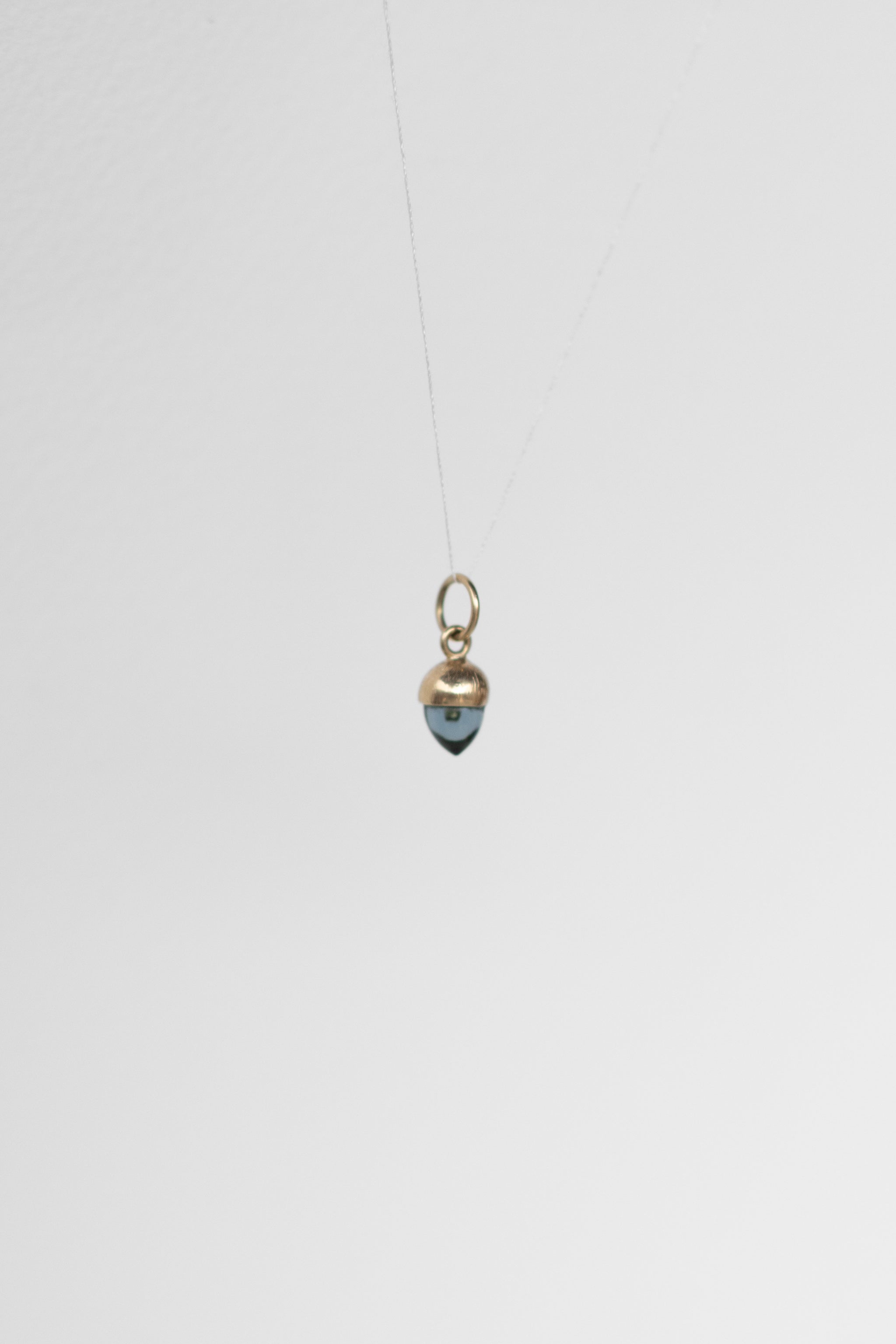 DIJE DE BELLOTA CHICA DE TOPACIO LONDON BLUE