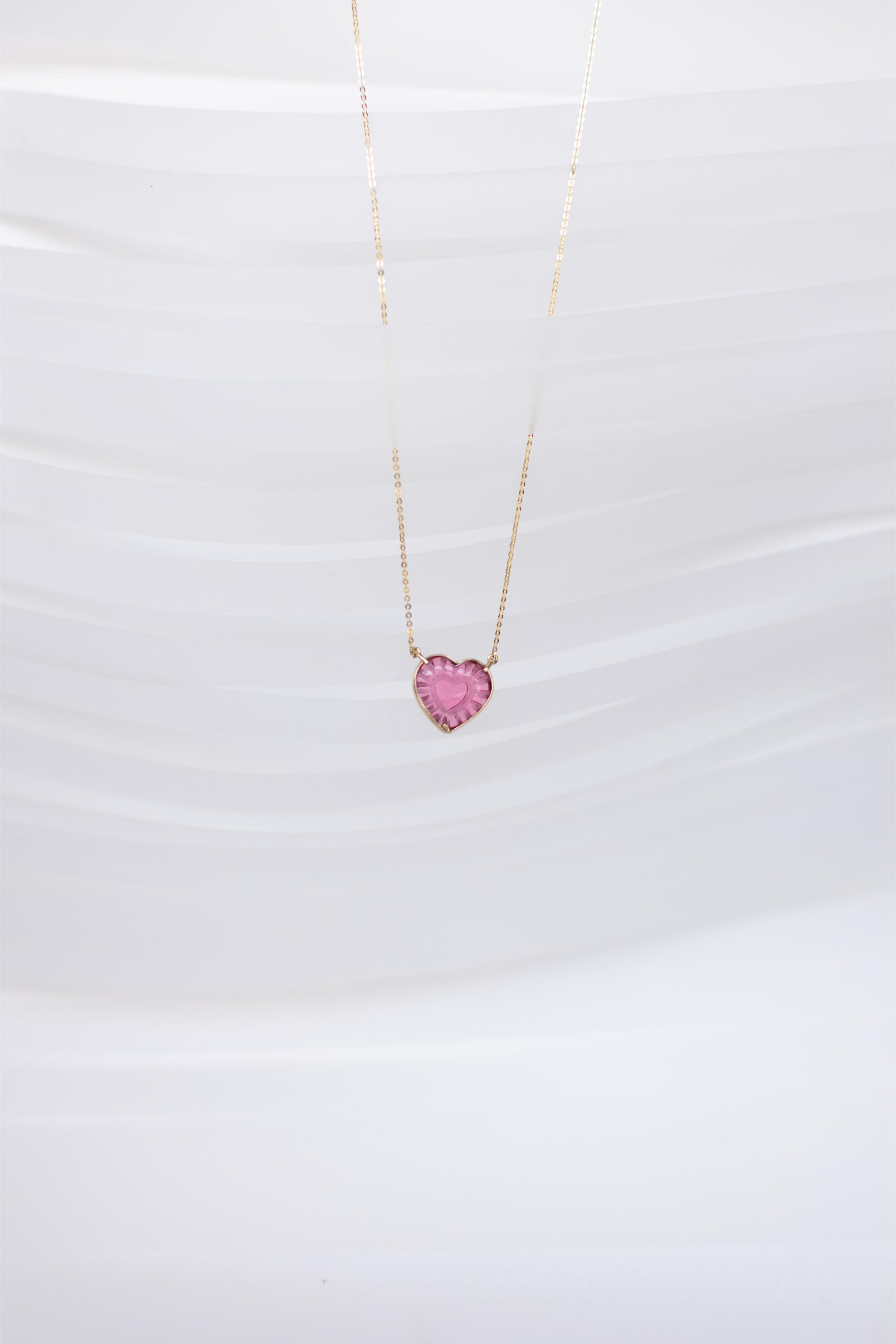 COLLAR CON CORAZÓN DE TURMALINA