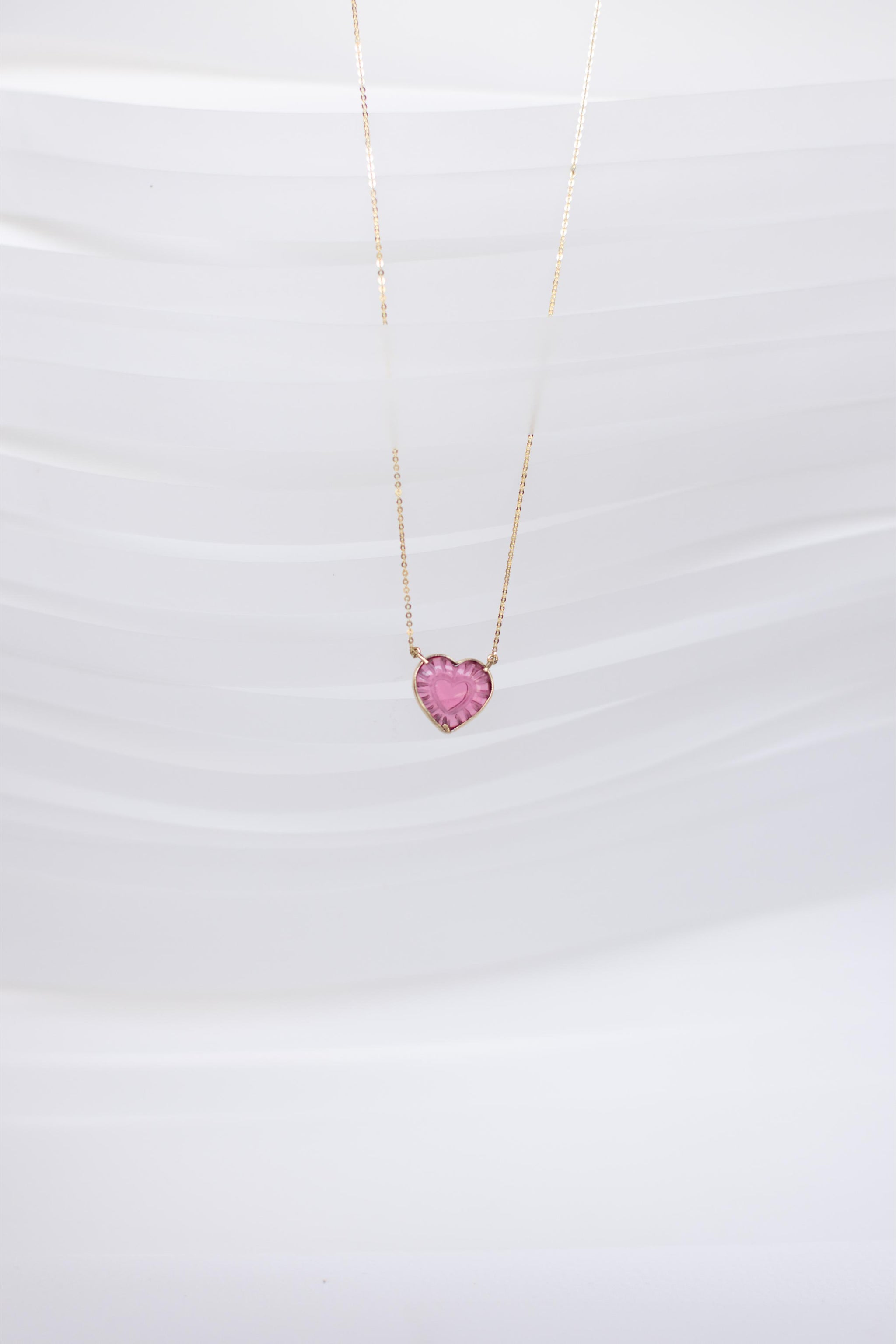 COLLAR CON CORAZÓN DE TURMALINA