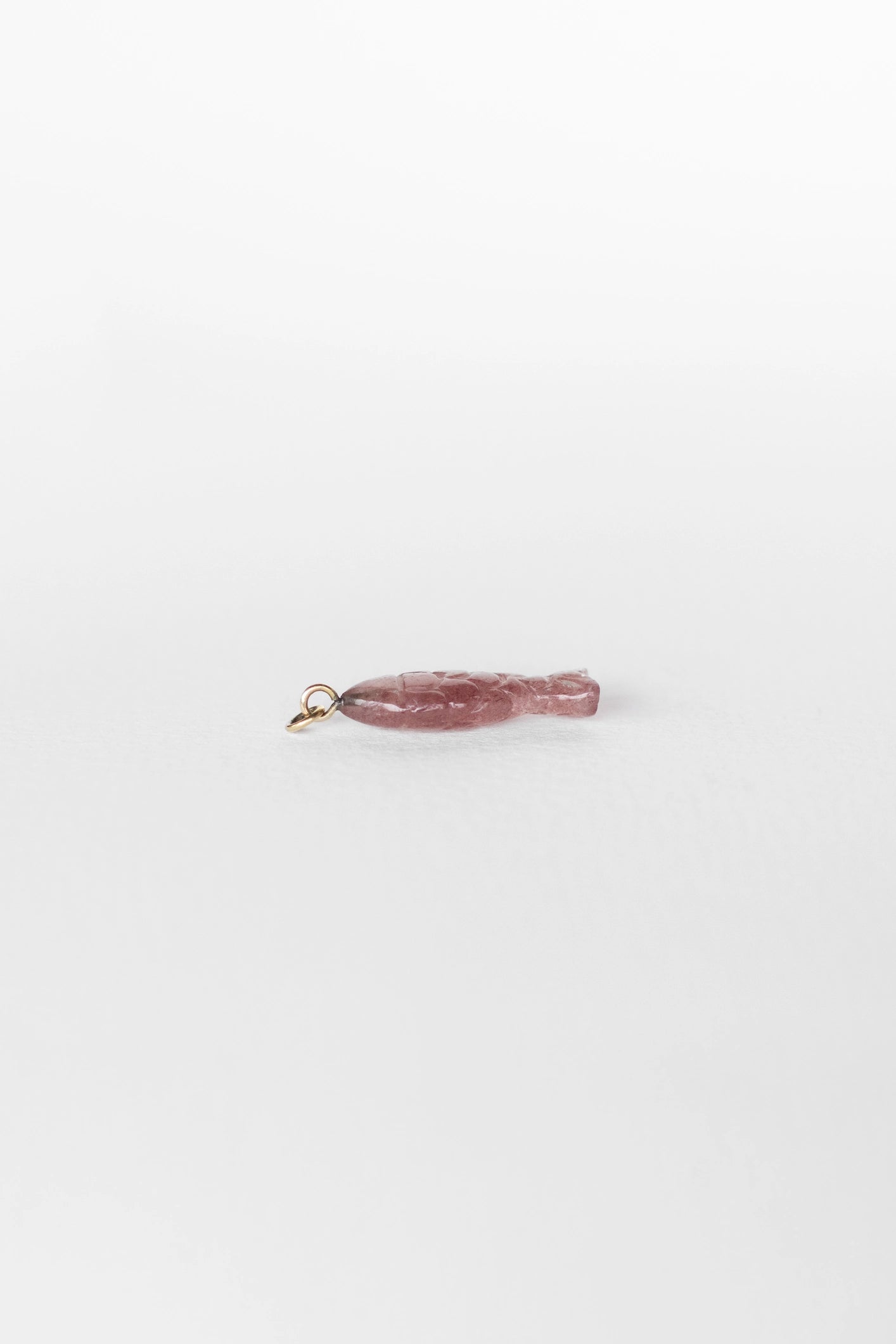 DIJE DE PEZ DE AVENTURINA ROSA