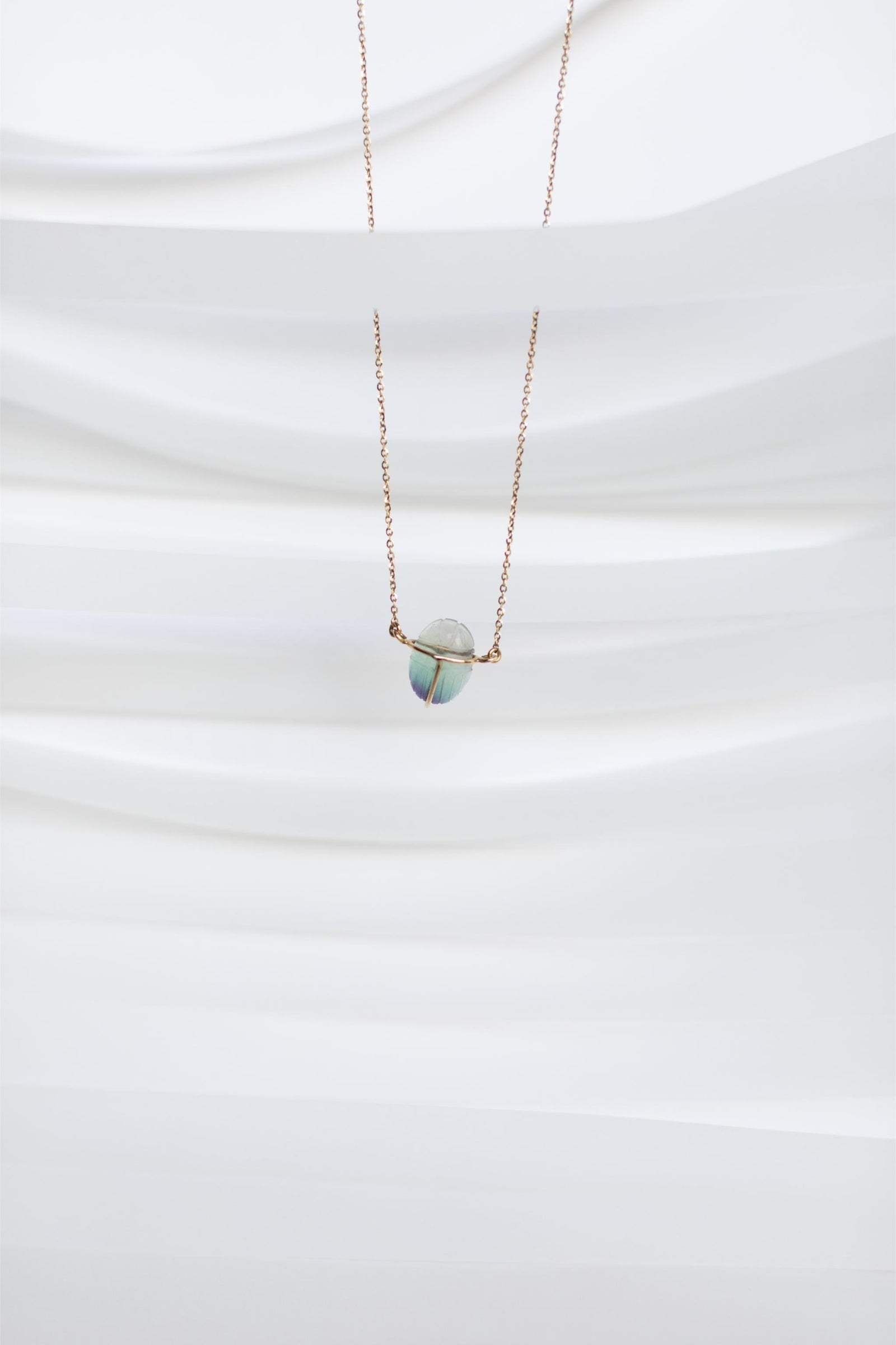 COLLAR CON ESCARABAJO DE FLUORITA