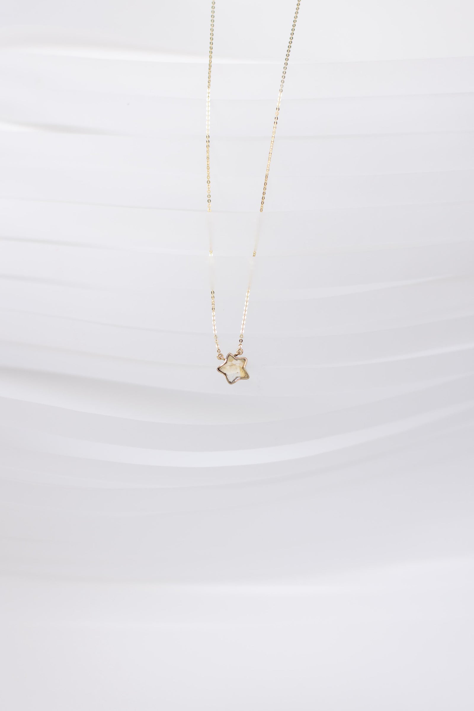 COLLAR CON ESTRELLA DE CITRINO