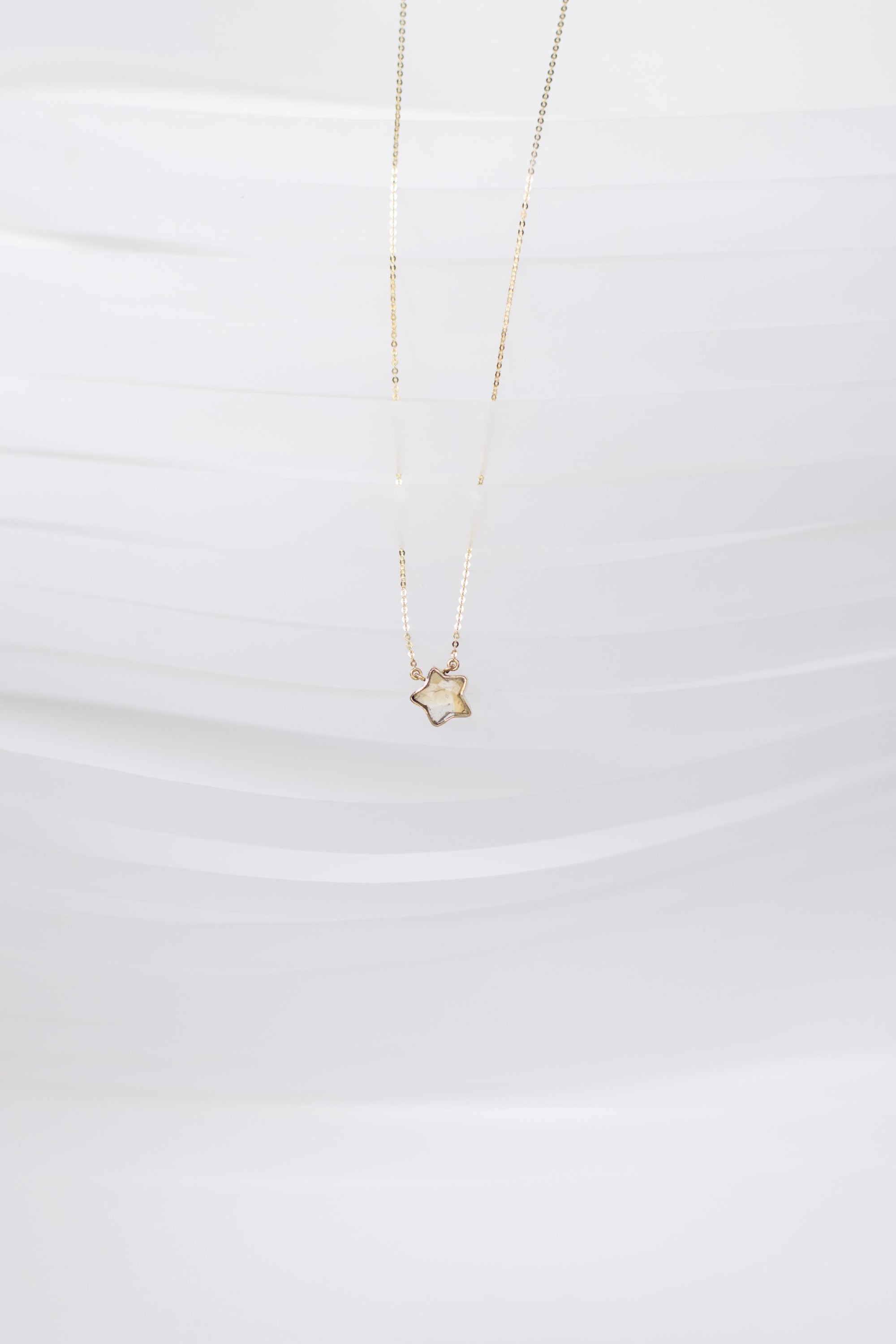 COLLAR CON ESTRELLA DE CITRINO