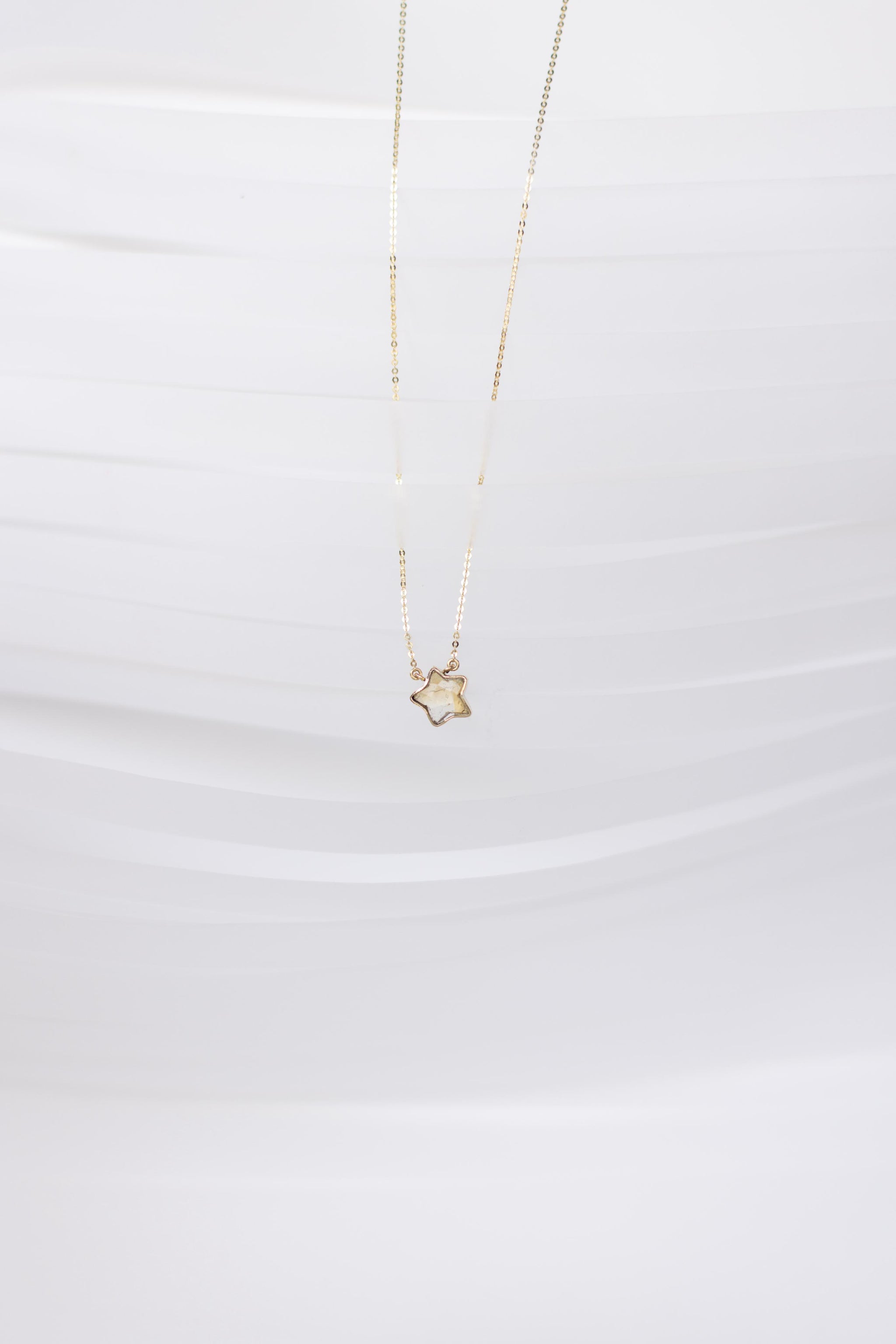 COLLAR CON ESTRELLA DE CITRINO