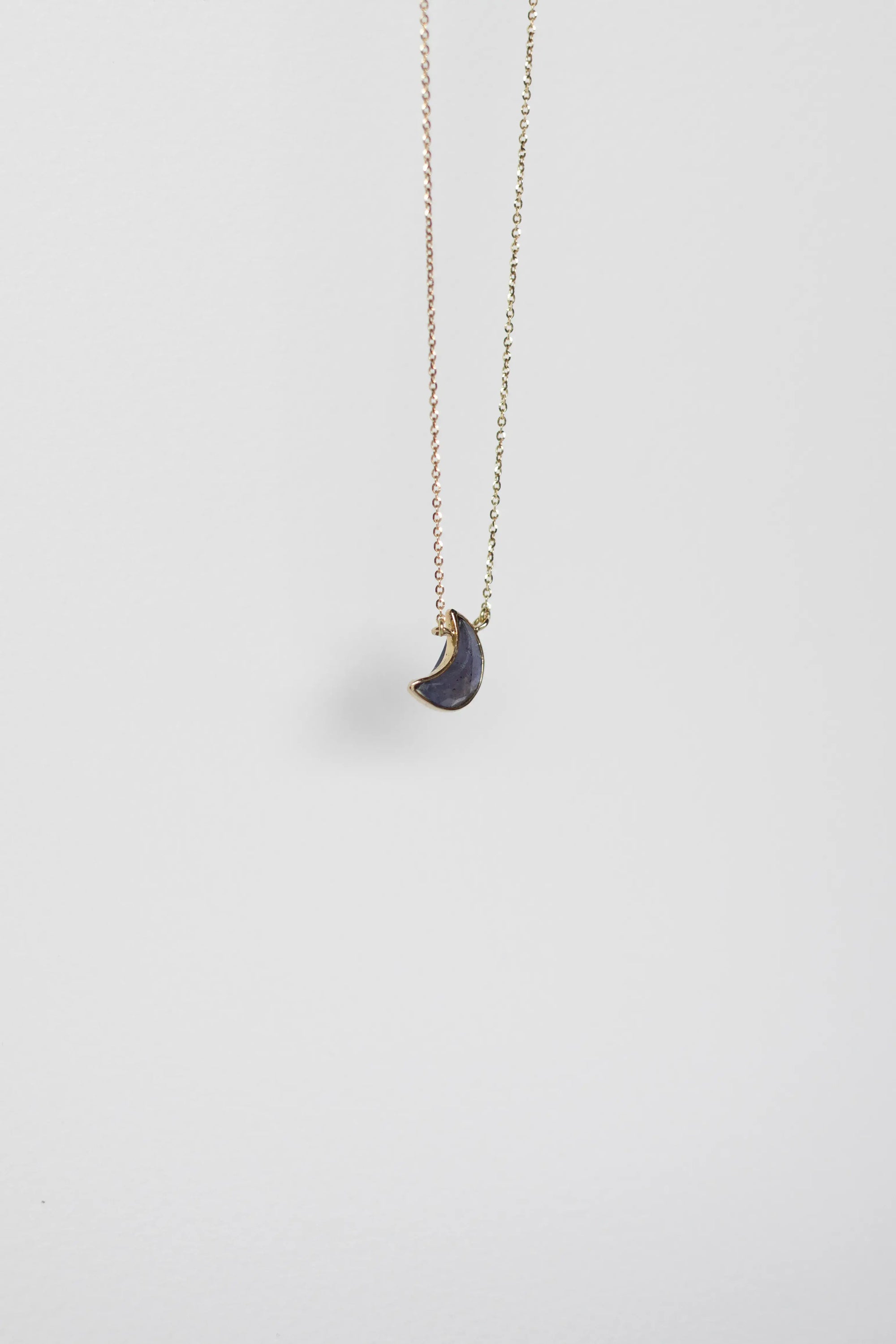 COLLAR CON LUNA DE IOLITA