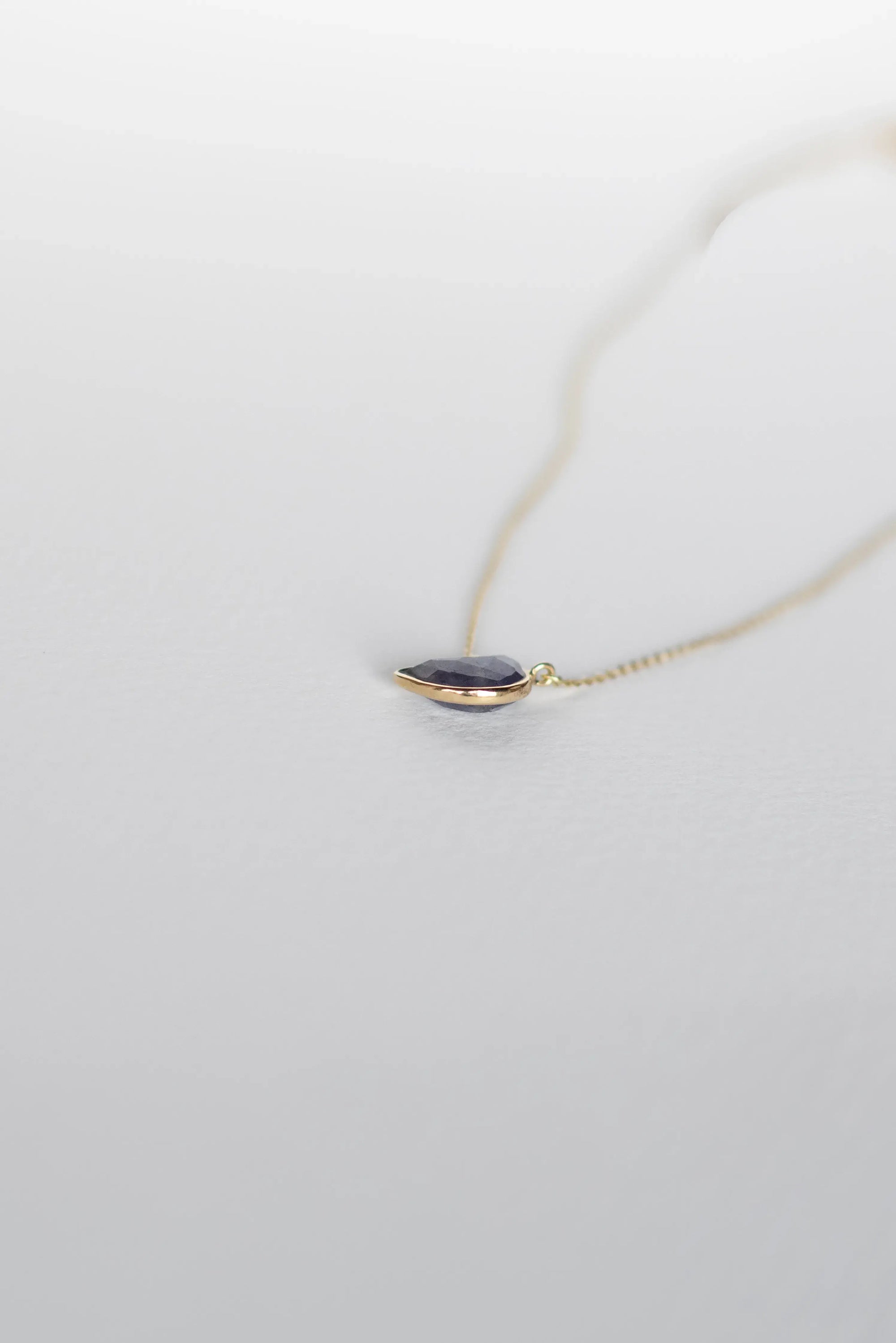 COLLAR CON LUNA DE IOLITA