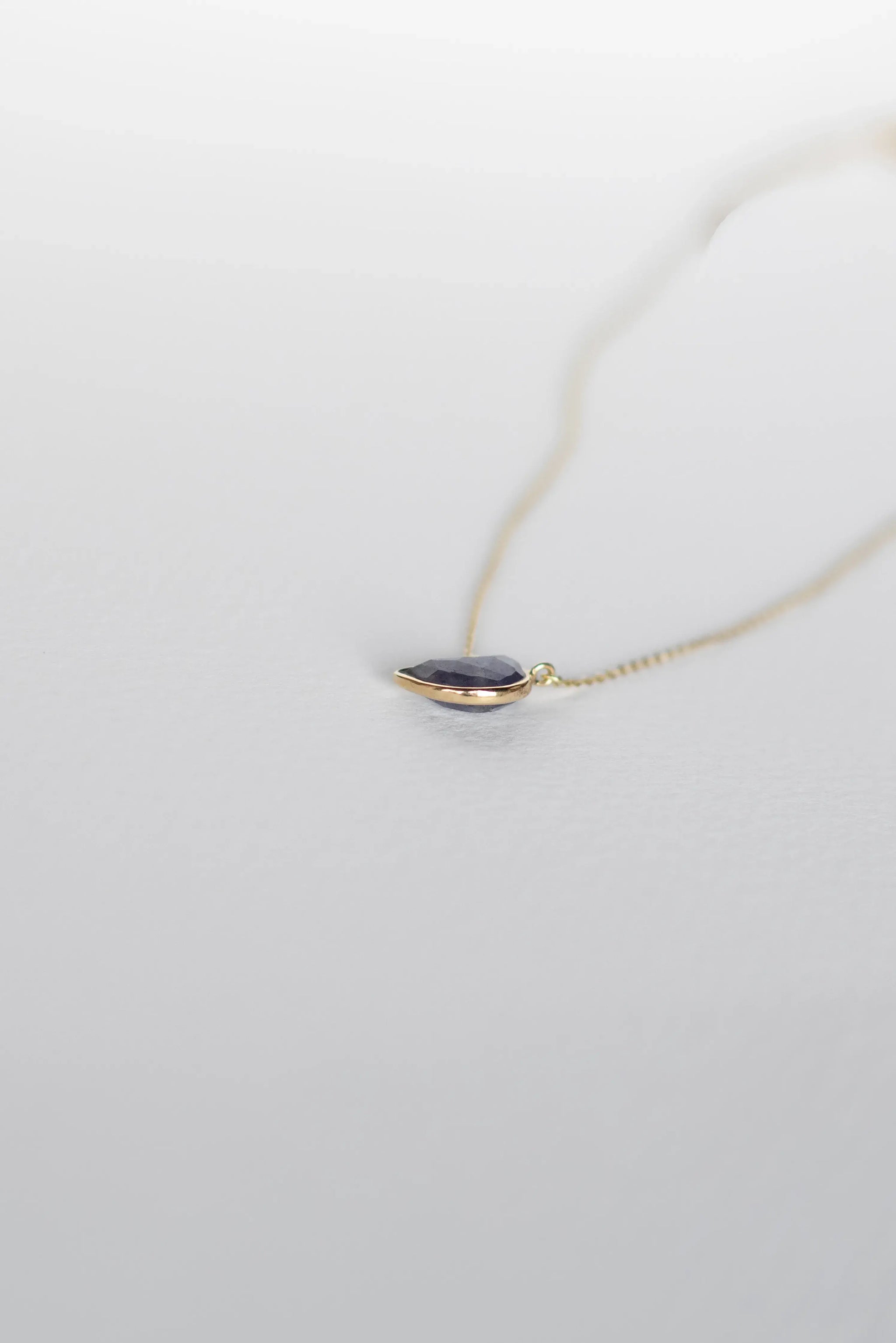 COLLAR CON LUNA DE IOLITA