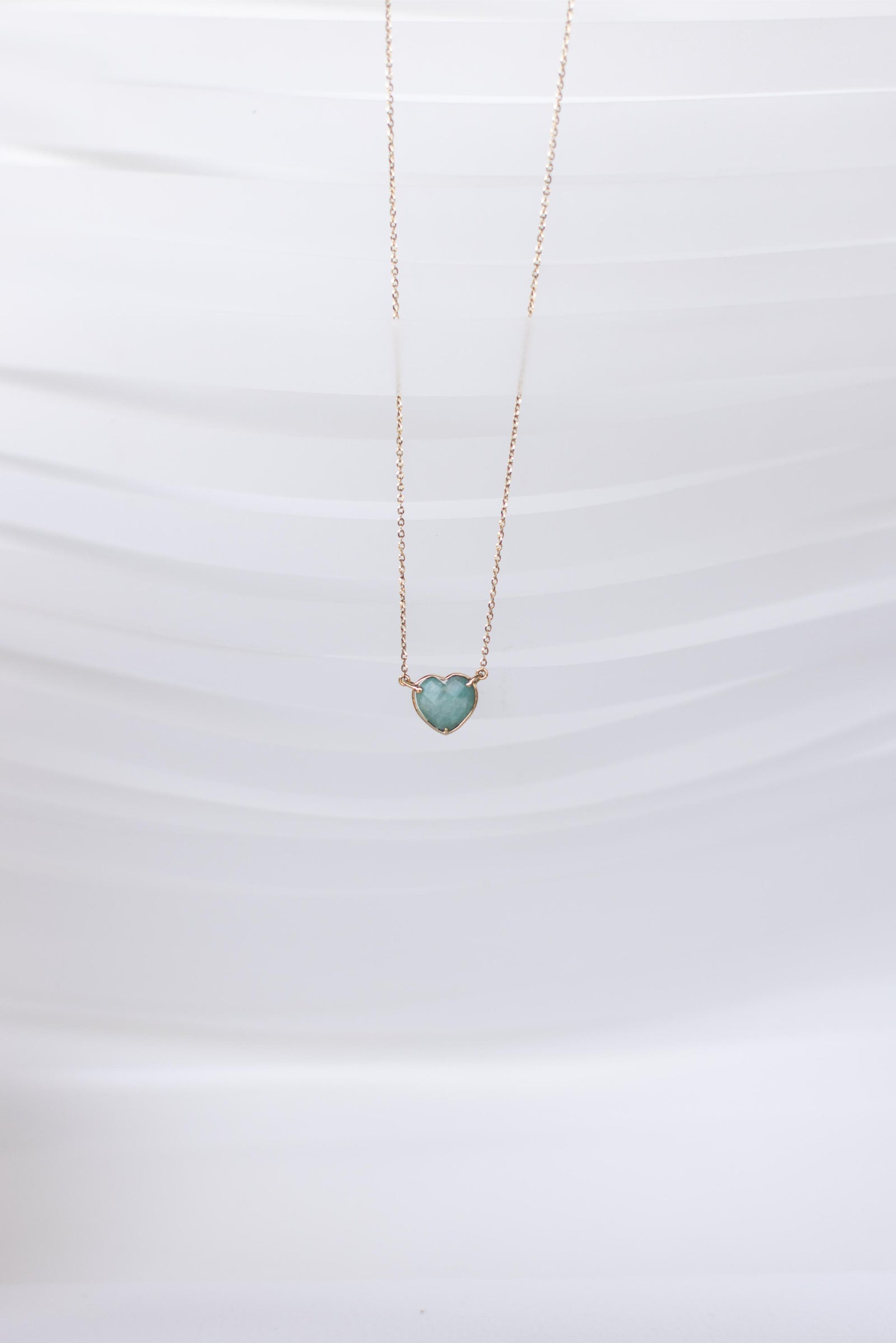 COLLAR CON CORAZÓN DE AMAZONITA