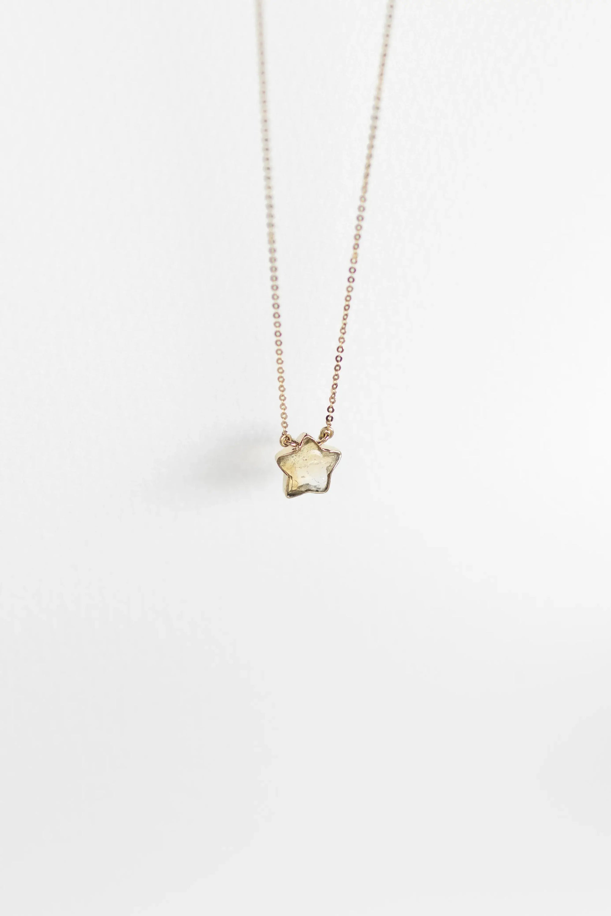 COLLAR CON ESTRELLA DE CITRINO