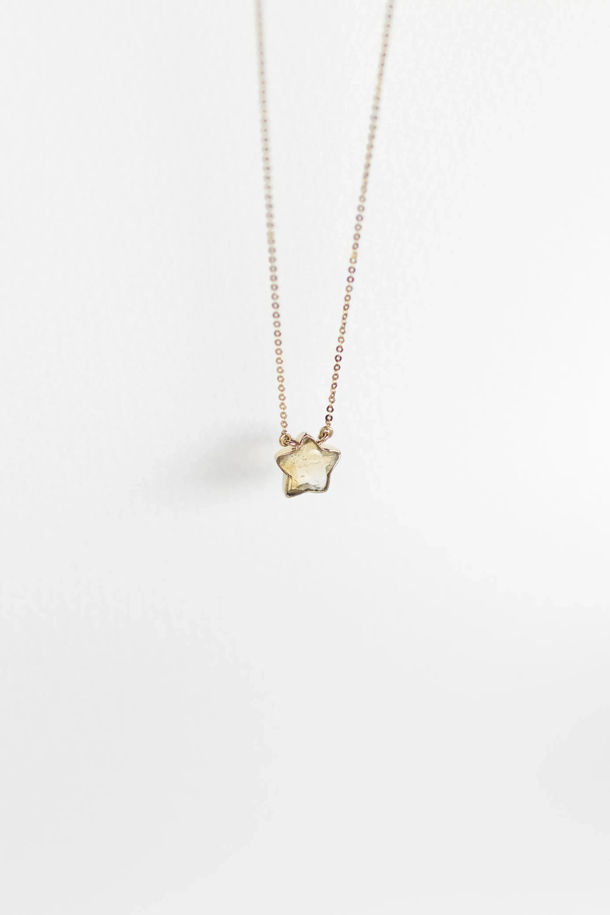 COLLAR CON ESTRELLA DE CITRINO