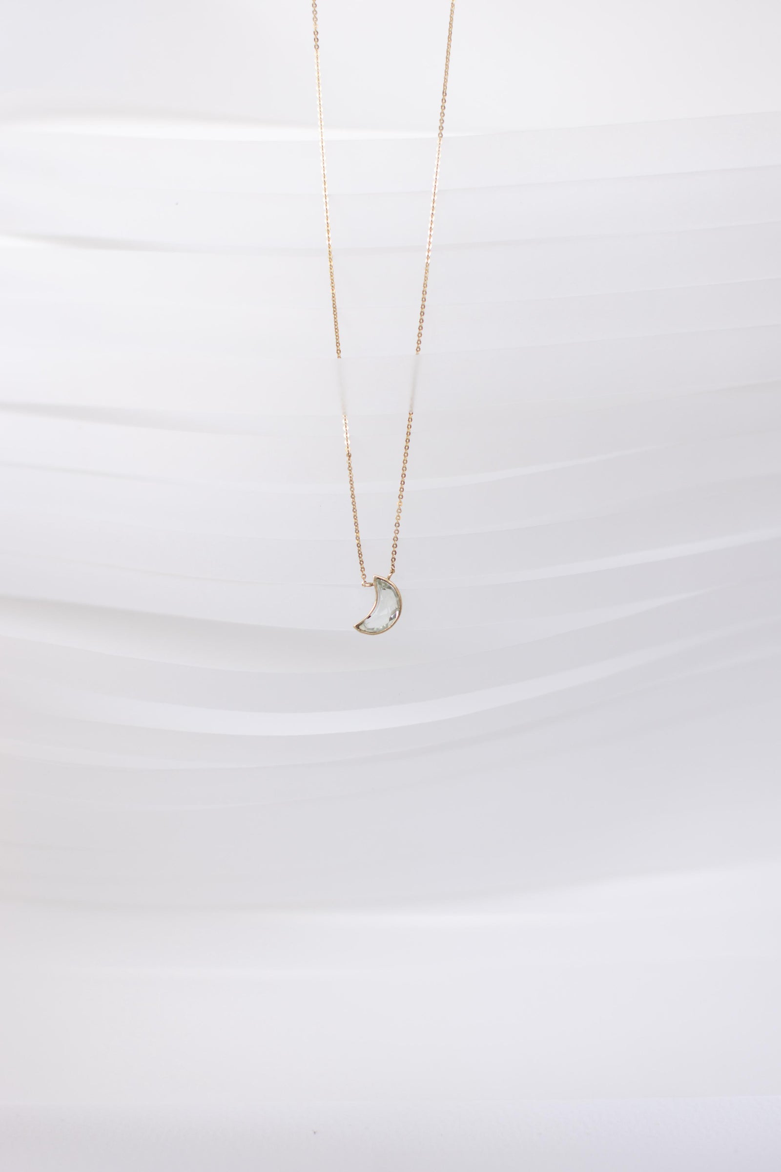 COLLAR CON LUNA DE FLUORITA