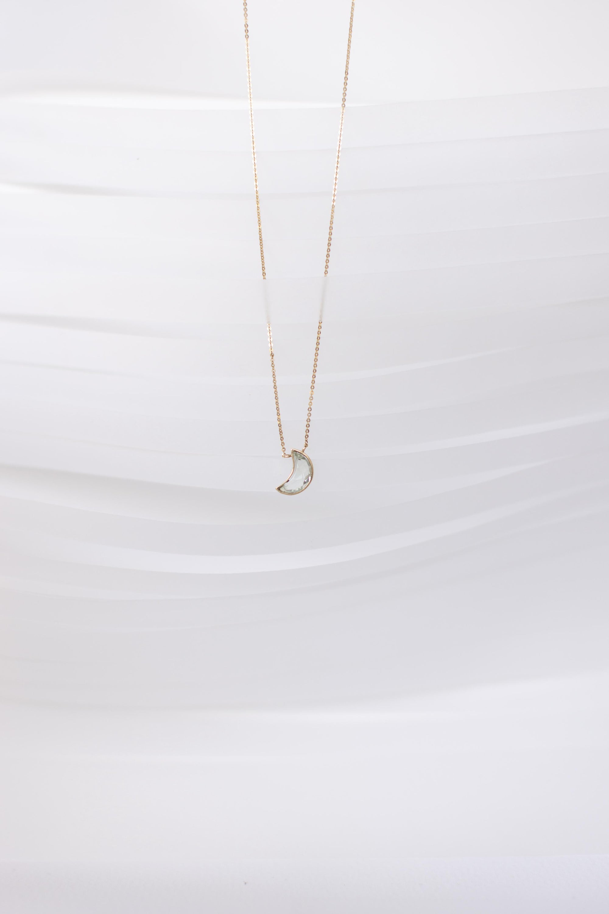 COLLAR CON LUNA DE FLUORITA