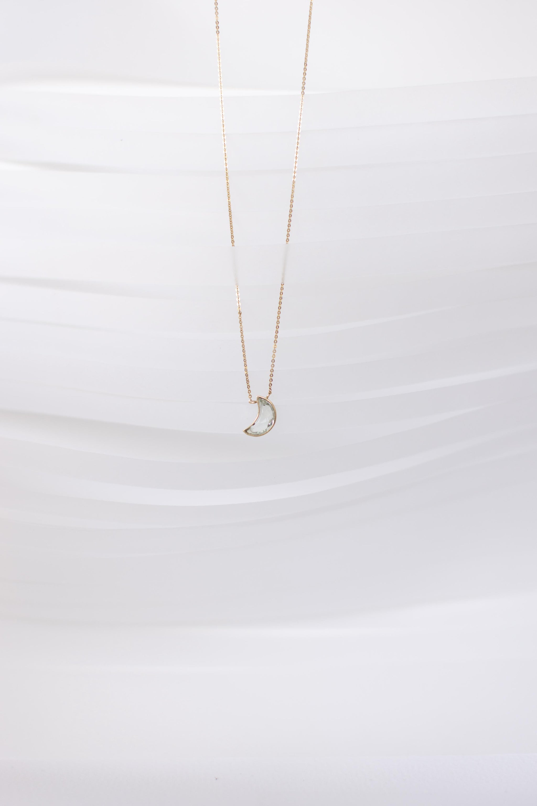 COLLAR CON LUNA DE FLUORITA