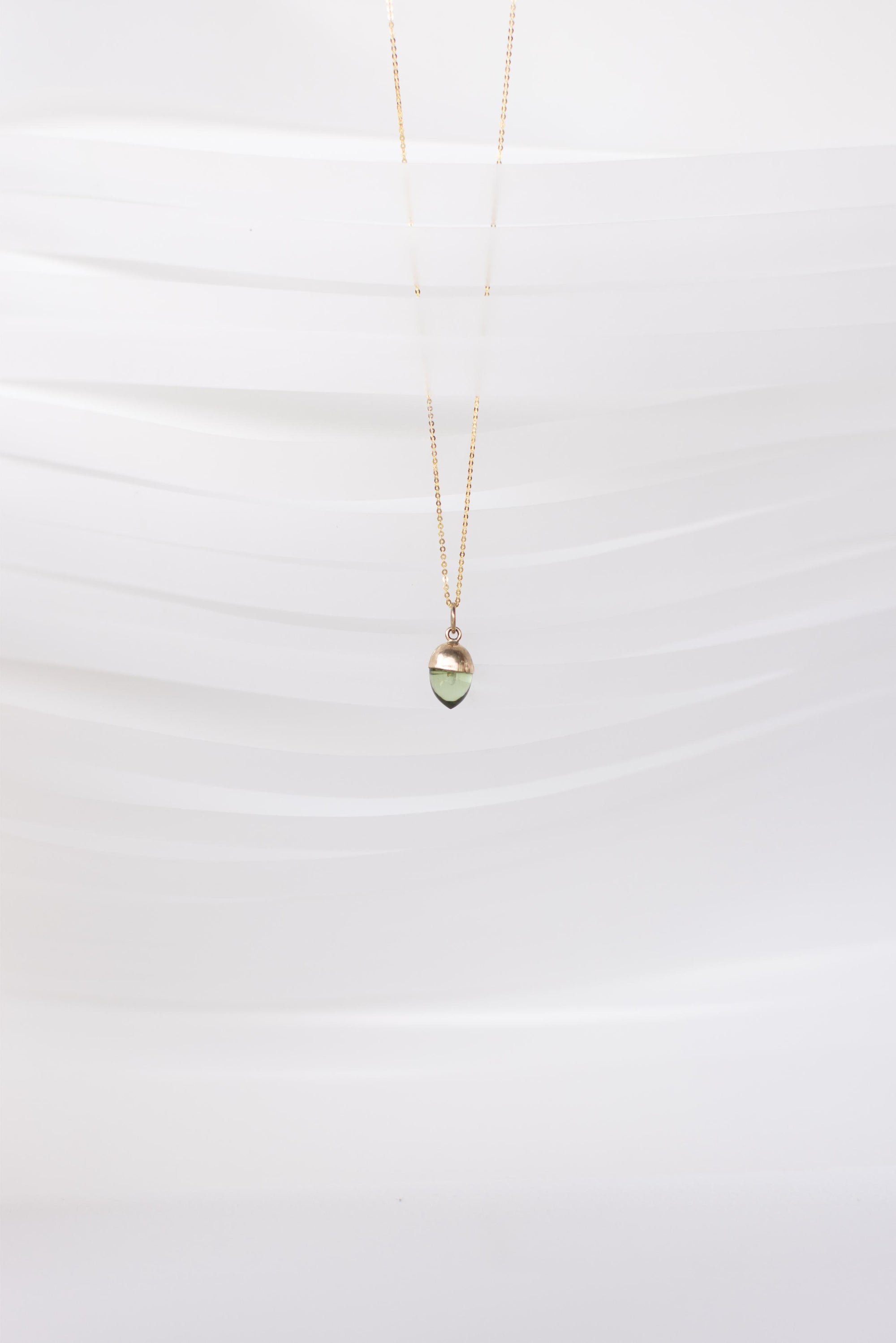 DIJE DE BELLOTA GRANDE DE AMATISTA VERDE