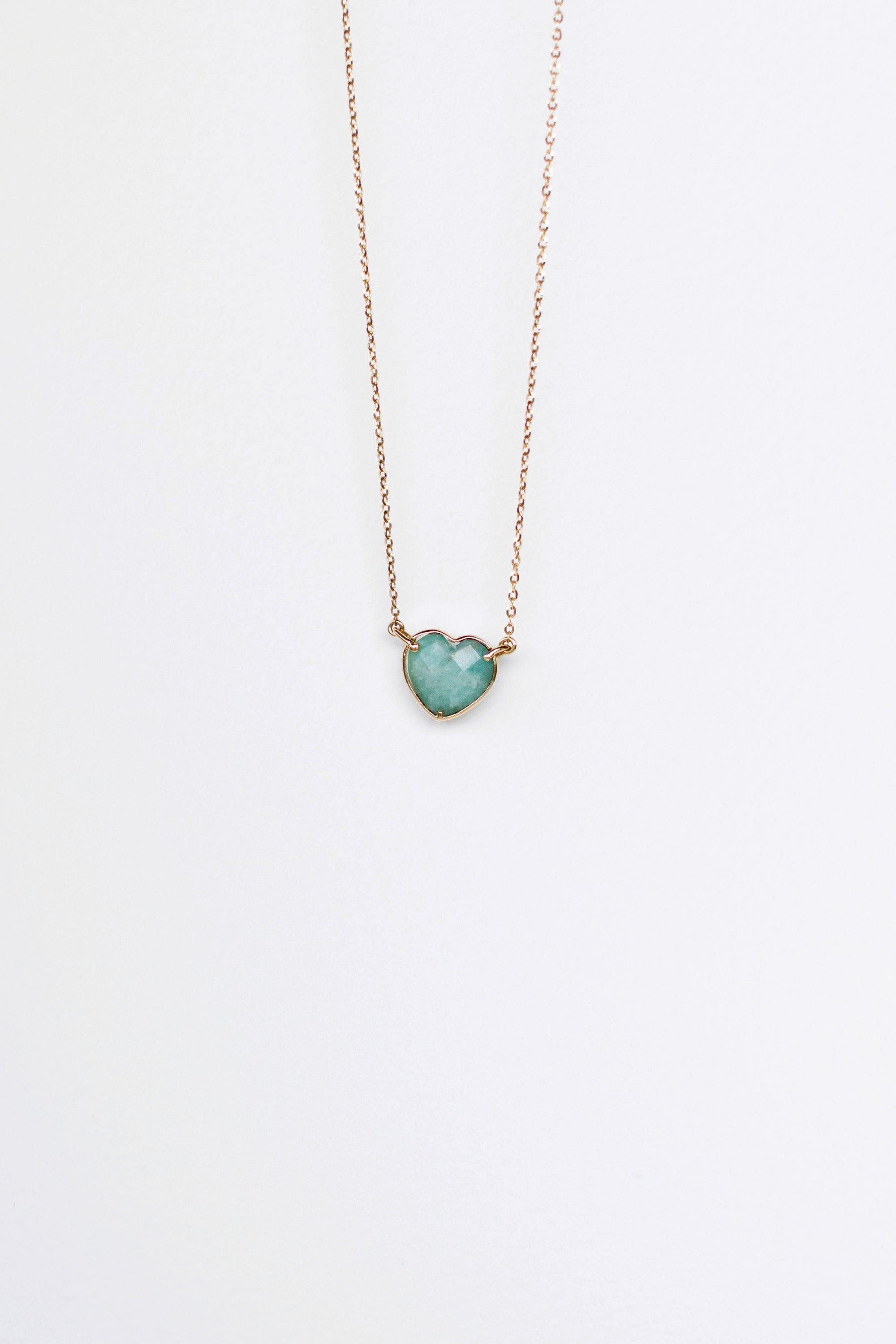 COLLAR CON CORAZÓN DE AGUAMARINA
