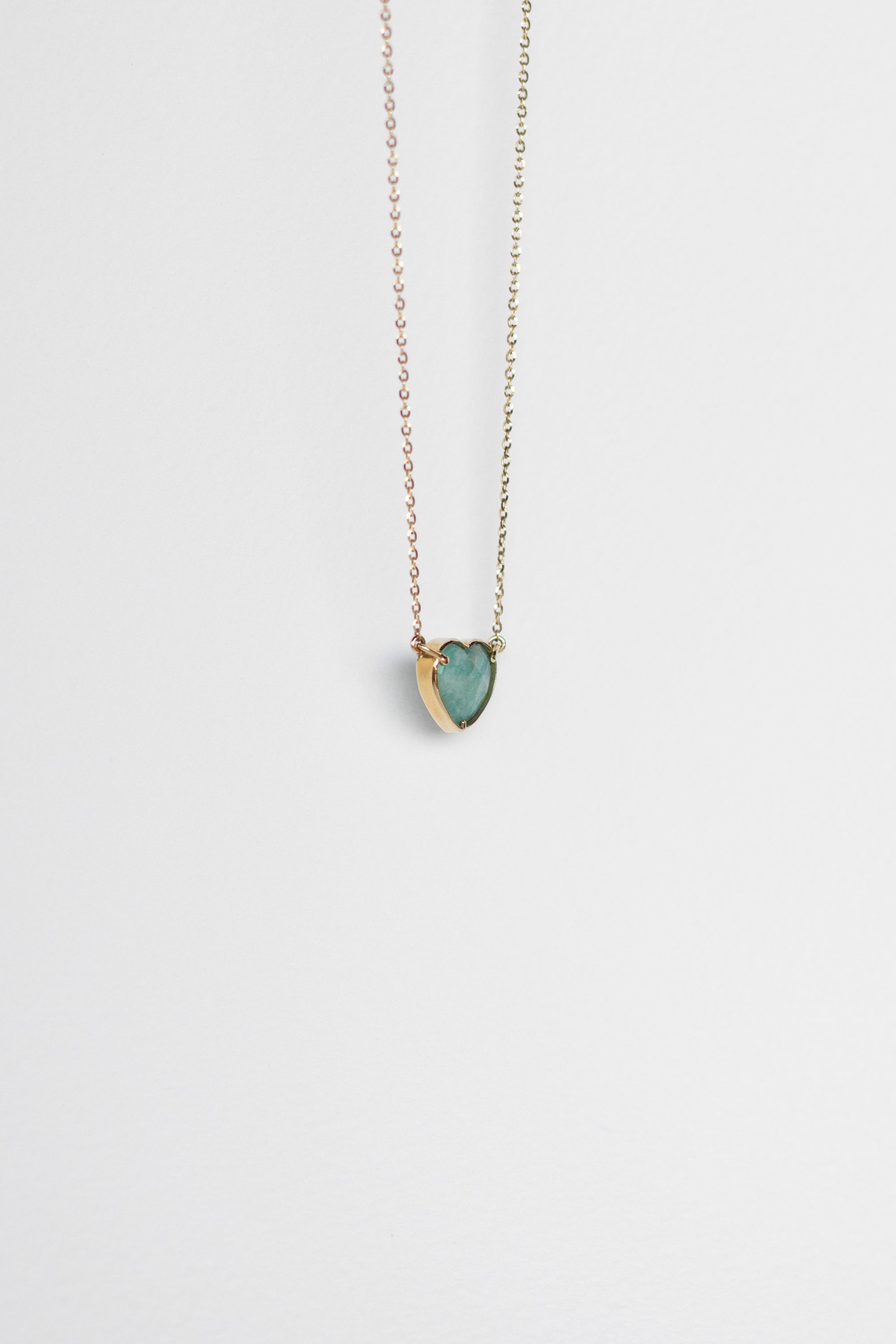 COLLAR CON CORAZÓN DE AGUAMARINA