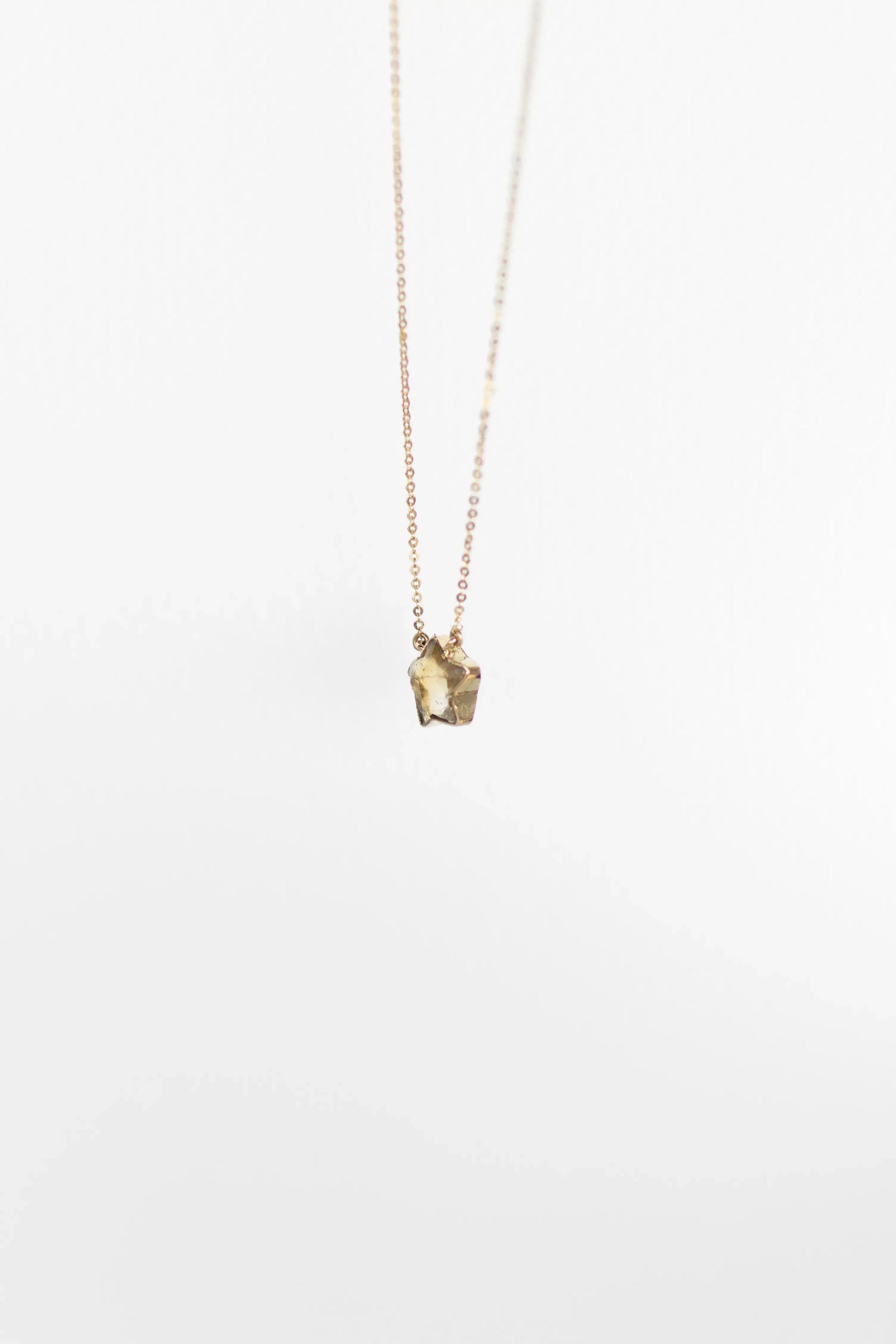 COLLAR CON ESTRELLA DE CITRINO