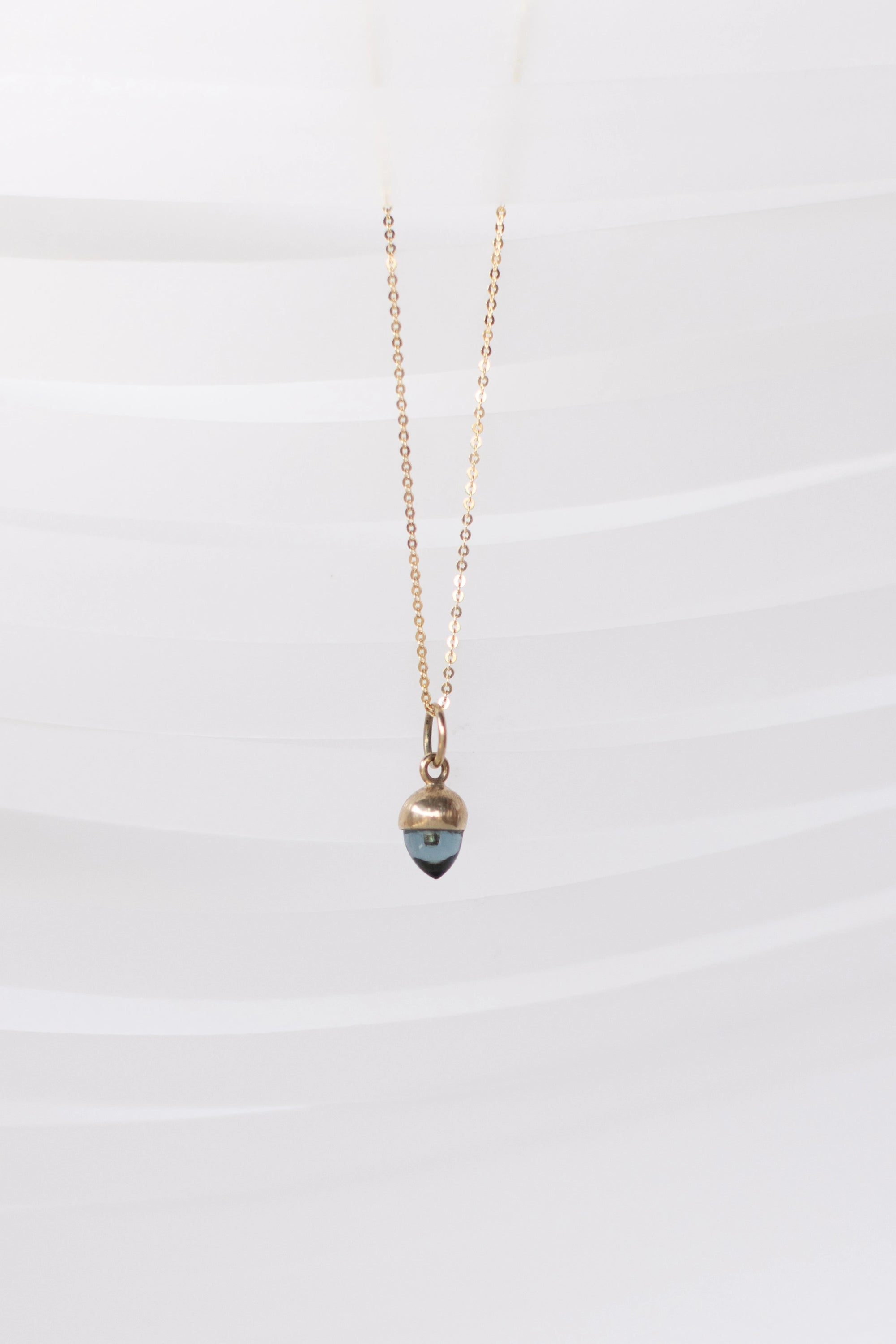 DIJE DE BELLOTA CHICA DE TOPACIO LONDON BLUE