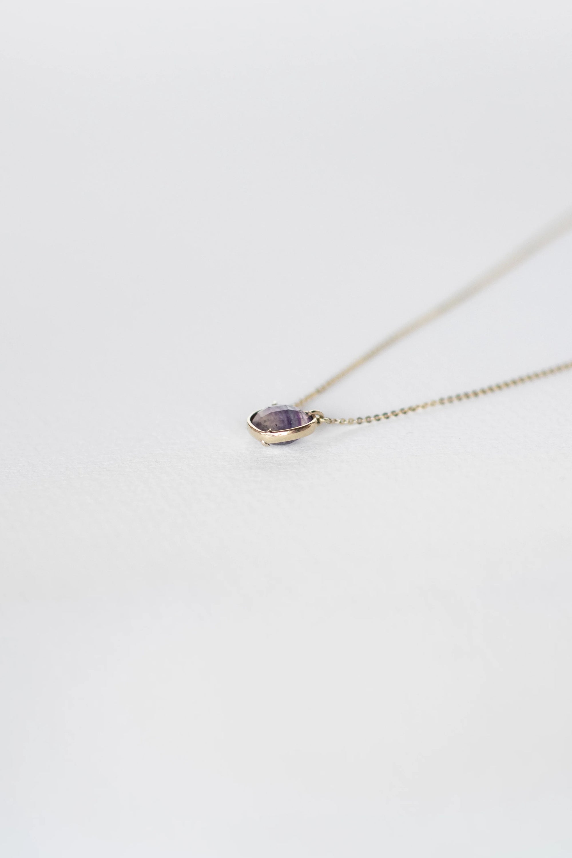 COLLAR CON CORAZÓN DE FLUORITA