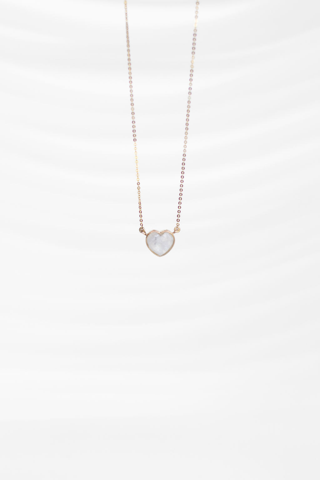 COLLAR CORAZON PIEDRA LUNA