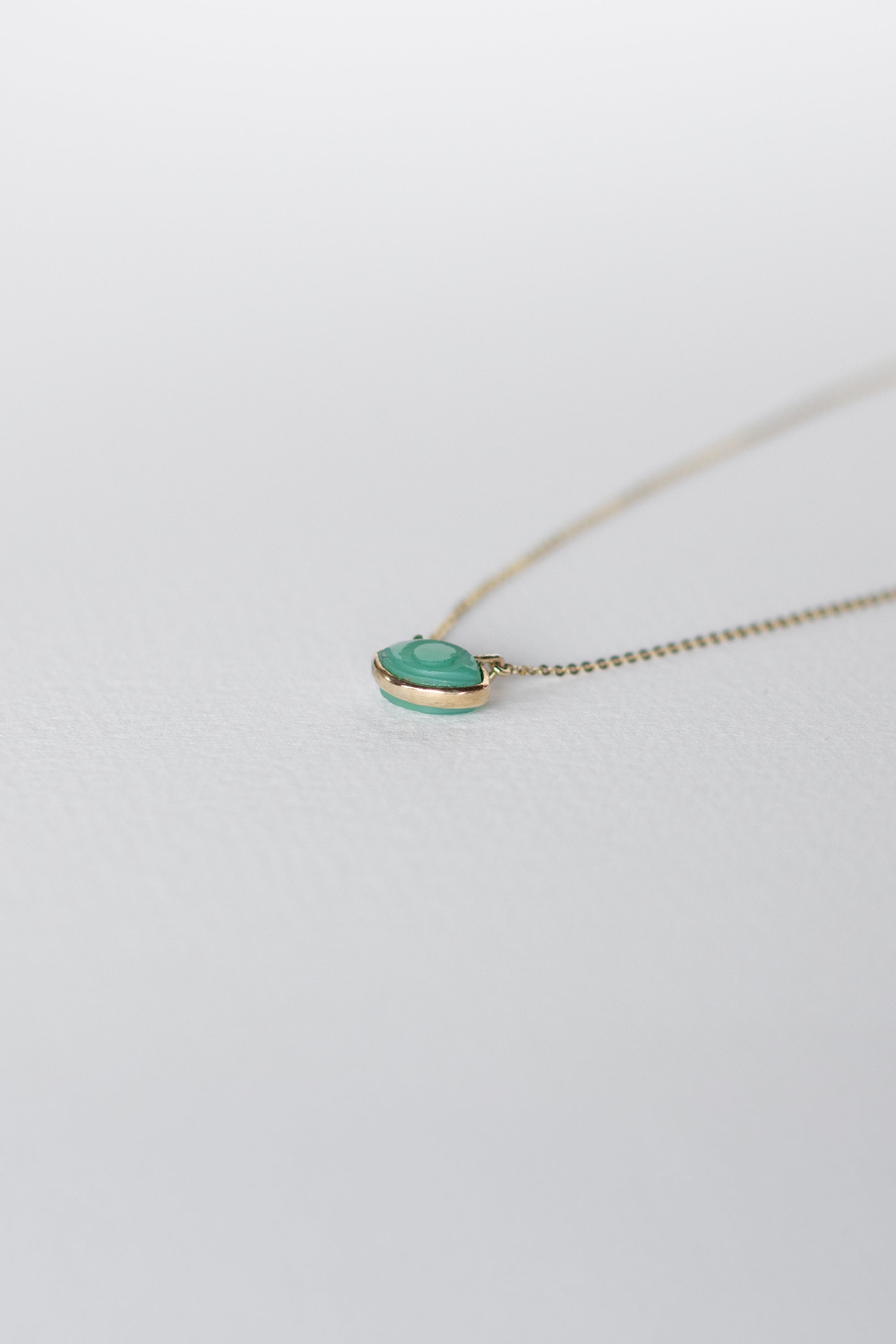 COLLAR CON OJO DE CRISOPRASA