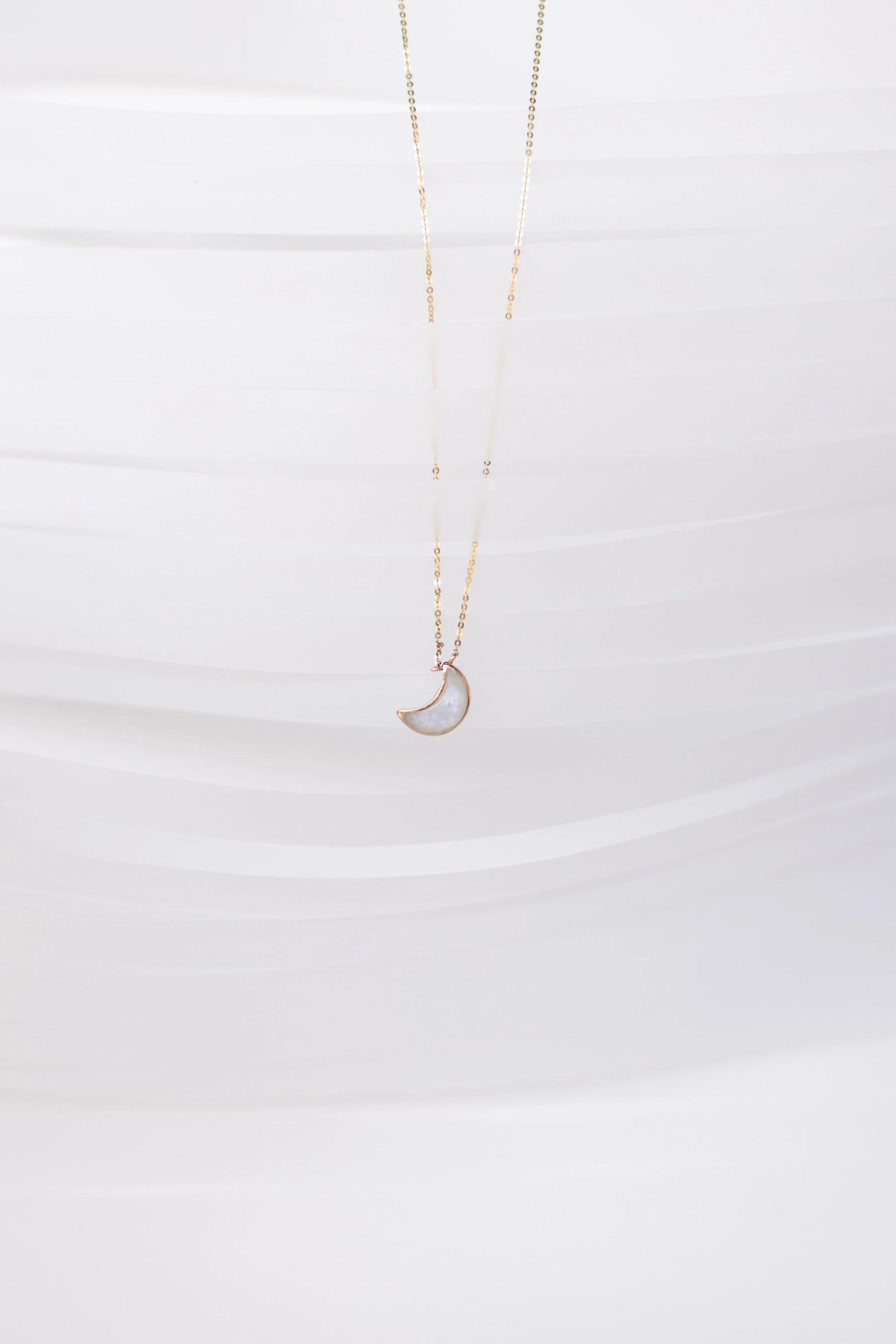 COLLAR CON LUNA DE PIEDRA LUNA